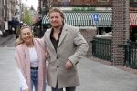 Amsterdam 15 mei 2021
Thomas Berge met zijn nieuwe vriendin Elianne Zweipfenning in het centrum van Amsterdam.