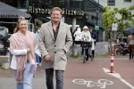 Amsterdam 15 mei 2021
Thomas Berge met zijn nieuwe vriendin Elianne Zweipfenning in het centrum van Amsterdam.