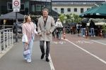Amsterdam 15 mei 2021
Thomas Berge met zijn nieuwe vriendin Elianne Zweipfenning in het centrum van Amsterdam.