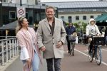 Amsterdam 15 mei 2021
Thomas Berge met zijn nieuwe vriendin Elianne Zweipfenning in het centrum van Amsterdam.
