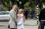 Amsterdam 15 mei 2021
Thomas Berge met zijn nieuwe vriendin Elianne Zweipfenning in het centrum van Amsterdam.