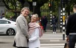 Amsterdam 15 mei 2021
Thomas Berge met zijn nieuwe vriendin Elianne Zweipfenning in het centrum van Amsterdam.