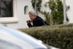 Amsterdam / Huizen 8 april 2021
Tom Egbers en janke Dekker verhuizen van Amsterdam naarHuizen . Een verhuisbedrijf verzorgt de verhuizing van het oude naar nieuwe huis.