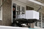 Amsterdam / Huizen 8 april 2021
Tom Egbers en janke Dekker verhuizen van Amsterdam naarHuizen . Een verhuisbedrijf verzorgt de verhuizing van het oude naar nieuwe huis.
