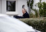 Amsterdam / Huizen 8 april 2021
Tom Egbers en janke Dekker verhuizen van Amsterdam naarHuizen . Een verhuisbedrijf verzorgt de verhuizing van het oude naar nieuwe huis.