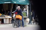 Amsterdam 9 april 2021
Victor Reinier met zijn dochter op de fiets in Amsterdam zuid
