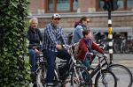 Amsterdam 20 mei 2021
Vincent Croiset met zijn zoon op de fiets in Amsterdam zuid