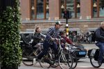 Amsterdam 20 mei 2021
Vincent Croiset met zijn zoon op de fiets in Amsterdam zuid