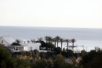 Ibiza 23 april 2021
Wesley Sneijder heeft in Jesus een huis te koop staan. Hij heeft er ook nog een prachtige villa samen met Yolanthe Cabau. Restaurant Xaxa staat te koop.