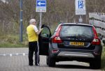 Bergen 19 april 2021
Youp v t Hek en zijn vrouw Debbie Petter wonen een groot gedeelte van het jaar in hun huis in Bergen