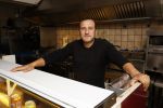 Sint Willebrord 7 mei 2021
Yousef Barakat in zijn snackbar.