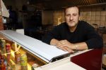 Sint Willebrord 7 mei 2021
Yousef Barakat in zijn snackbar.