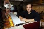 Sint Willebrord 7 mei 2021
Yousef Barakat in zijn snackbar.