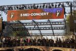Amsterdam 5 mei 2022
5 mei concert op de amstel bij Carre met oa aanwezig Koning Willem Alexander en Koningin Maxima .