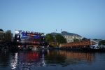 Amsterdam 5 mei 2022
5 mei concert op de amstel bij Carre met oa aanwezig Koning Willem Alexander en Koningin Maxima .
