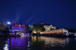 Amsterdam 5 mei 2022
5 mei concert op de amstel bij Carre met oa aanwezig Koning Willem Alexander en Koningin Maxima .