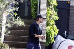 Mijdrecht 11 mei 2022
Andre Hazes vertrekt vanaf het huis van zijn moeder Rachel om te gaan sporten .