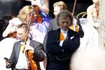 Maastricht 27 april 2022
Koningsdag wordt dit jaar in Maastricht gevierd . Aanwezig Koning Willem Alexander Koningin Maxima Prinses Amalia Prinses Alexia Prinses Ariane Prins Constantijn Prinses Laurentien Prins Maurits Prinses Marilene Prins Bernhard Prinses Annette Prins Floris Prinses Aimee Prins Pieter Christiaan en Prinses Annette. Andre Rieu