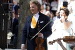 Maastricht 27 april 2022
Koningsdag wordt dit jaar in Maastricht gevierd . Aanwezig Koning Willem Alexander Koningin Maxima Prinses Amalia Prinses Alexia Prinses Ariane Prins Constantijn Prinses Laurentien Prins Maurits Prinses Marilene Prins Bernhard Prinses Annette Prins Floris Prinses Aimee Prins Pieter Christiaan en Prinses Annette. Andre Rieu