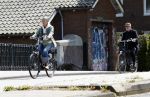 Amsterdam 6 mei 2022
De ouders van Bridget Maasland op de fiets in Amsterdam zuid