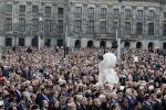 Amsterdam 4 m2i 2022
Dodenherdenking op de dam . Aanwezig oa Koning Willem Alexander Koningin Maxima Mark Rutte en burgemeester Femke Halsema .