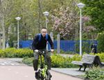 Amsterdam 15 april 2022
Dolf Jansen op zijn fiets in Amsterdam zuid