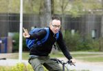 Amsterdam 15 april 2022
Dolf Jansen op zijn fiets in Amsterdam zuid