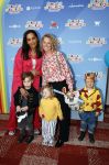 Amsterdam 1 mei 2022
Premiere 2 kleine kleutertjes bedacht door Jan Smit .
Dyantha Brooks met zoon en met een vriendin