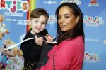 Amsterdam 1 mei 2022
Premiere 2 kleine kleutertjes bedacht door Jan Smit .
Dyantha Brooks met zoon en met een vriendin