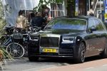 Amsterdam 23 april 2022
Amanda Balk met haar nieuwe vriend Edward den Hollander in Amsterdam bij Ferilli. Ze kwamen aanrijden met zijn Rolls Royce