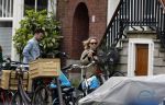 Amsterdam 15 april 2022
Eva Jinek met partner op straat in Amsterdam zuid