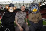 Amsterdam 6 mei 2022
Dave Roelvink met Feevie en DJ Uil in Johan Cruijff arena . dave is verbonden aan FEEV . Feev gaat de wereld van Tickets Hotels en vliegtickets veranderen en het socialer maken . Het leven moet een feestje zijn .
