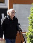 Amsterdam 9 mei 2022
Frans Weisz en zijn vrouw Regina Weisz wandelend door Amsterdam zuid
