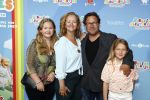 Amsterdam 1 mei 2022
Premiere 2 kleine kleutertjes bedacht door Jan Smit 
Hilke Bierman en partner Thijs v Aken van Aken en dochter Saar