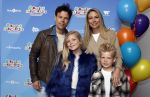 Amsterdam 1 mei 2022
Premiere 2 kleine kleutertjes bedacht door Jan Smit .
Jaap kwakman kwam met zijn vrouw en kinderen