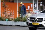 Amsterdam 16 april 2022
Jack Spijkerman aan het winkelen op de beethovenstraat