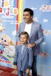 Amsterdam 1 mei 2022
Premiere 2 kleine kleutertjes bedacht door Jan Smit . Jan kwam met zijn vrouw Liza en kinderen Fem Emma en zoon Senn