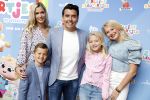 Amsterdam 1 mei 2022
Premiere 2 kleine kleutertjes bedacht door Jan Smit . Jan kwam met zijn vrouw Liza en kinderen Fem Emma en zoon Senn