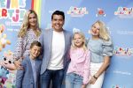 Amsterdam 1 mei 2022
Premiere 2 kleine kleutertjes bedacht door Jan Smit . Jan kwam met zijn vrouw Liza en kinderen Fem Emma en zoon Senn