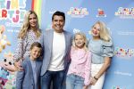 Amsterdam 1 mei 2022
Premiere 2 kleine kleutertjes bedacht door Jan Smit . Jan kwam met zijn vrouw Liza en kinderen Fem Emma en zoon Senn