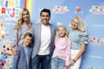 Amsterdam 1 mei 2022
Premiere 2 kleine kleutertjes bedacht door Jan Smit . Jan kwam met zijn vrouw Liza en kinderen Fem Emma en zoon Senn