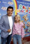 Amsterdam 1 mei 2022
Premiere 2 kleine kleutertjes bedacht door Jan Smit . Jan kwam met zijn vrouw Liza en kinderen Fem Emma en zoon Senn