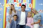 Amsterdam 1 mei 2022
Premiere 2 kleine kleutertjes bedacht door Jan Smit . Jan kwam met zijn vrouw Liza en kinderen Fem Emma en zoon Senn