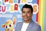 Amsterdam 1 mei 2022
Premiere 2 kleine kleutertjes bedacht door Jan Smit . Jan kwam met zijn vrouw Liza en kinderen Fem Emma en zoon Senn