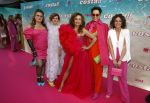 Amsterdam 20 april 2022
Premiere Costa in Tuschinski. Castleden oa , Katja Schuurman Abbey Hoes Soy Kroon Stephanie v Eer Oscar Aerts Sinan Eroglu Roeland Fernhout Tina de Bruin en Lisa Zweerman . De regisseur is Jon Karhaus en Diederik Jekel heeft het script geschreven.