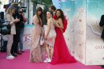Amsterdam 20 april 2022
Premiere Costa in Tuschinski. Castleden oa , Katja Schuurman Abbey Hoes Soy Kroon Stephanie v Eer Oscar Aerts Sinan Eroglu Roeland Fernhout Tina de Bruin en Lisa Zweerman . De regisseur is Jon Karhaus en Diederik Jekel heeft het script geschreven.