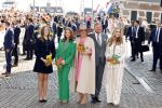 Maastricht 27 april 2022
Koningsdag wordt dit jaar in Maastricht gevierd . Aanwezig Koning Willem Alexander Koningin Maxima Prinses Amalia Prinses Alexia Prinses Ariane Prins Constantijn Prinses Laurentien Prins Maurits Prinses Marilene Prins Bernhard Prinses Annette Prins Floris Prinses Aimee Prins Pieter Christiaan en Prinses Annette.