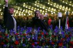Amsterdam 5 mei 2022
5 mei concert op de amstel bij Carre met oa aanwezig Koning Willem Alexander en Koningin Maxima .