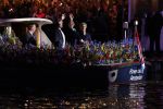 Amsterdam 5 mei 2022
5 mei concert op de amstel bij Carre met oa aanwezig Koning Willem Alexander en Koningin Maxima .
