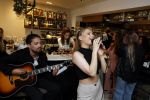 Amsterdam 29 april 2022
Opening Restaurant Poppys van Moise Trustfull Carola Kirschbaum en Britt Scholte in de amsterdamse pijp. Levy Simon